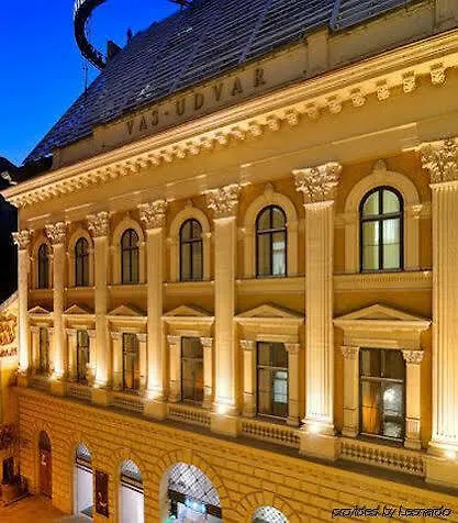 Hotel Millennium Court, - Marriott Executive 4*