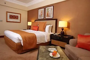 Millennium Court, - Marriott Executive מלון 4*