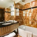 Millennium Court, - Marriott Executive 4*