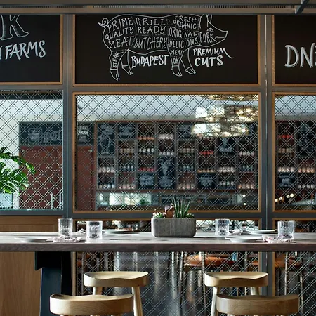 Отель Millennium Court, - Marriott Executive 4*