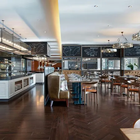 Millennium Court, - Marriott Executive 4*