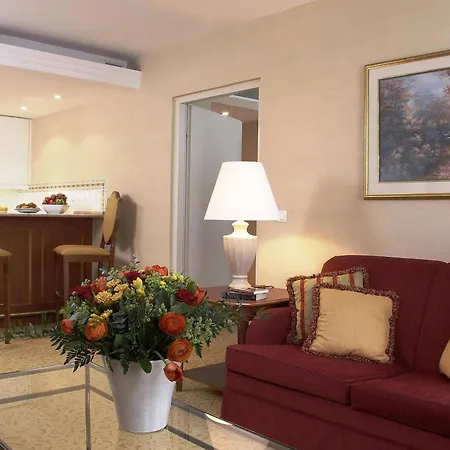 Hotel Millennium Court, - Marriott Executive 4*