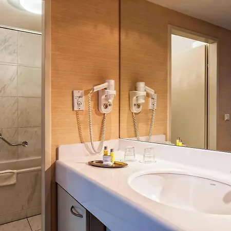 Otel Millennium Court, - Marriott Executive