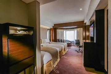 Millennium Court, - Marriott Executive 4*
