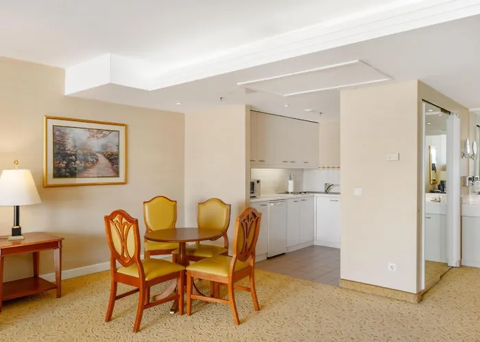 Hotel Millennium Court, - Marriott Executive